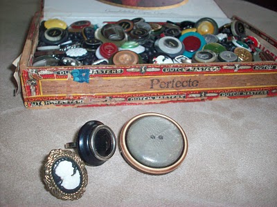 How To Make a Vintage Button Ring