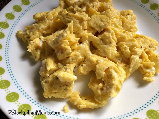 How to Make Scrambled Eggs (4 Ways) - The Cookie Rookie®