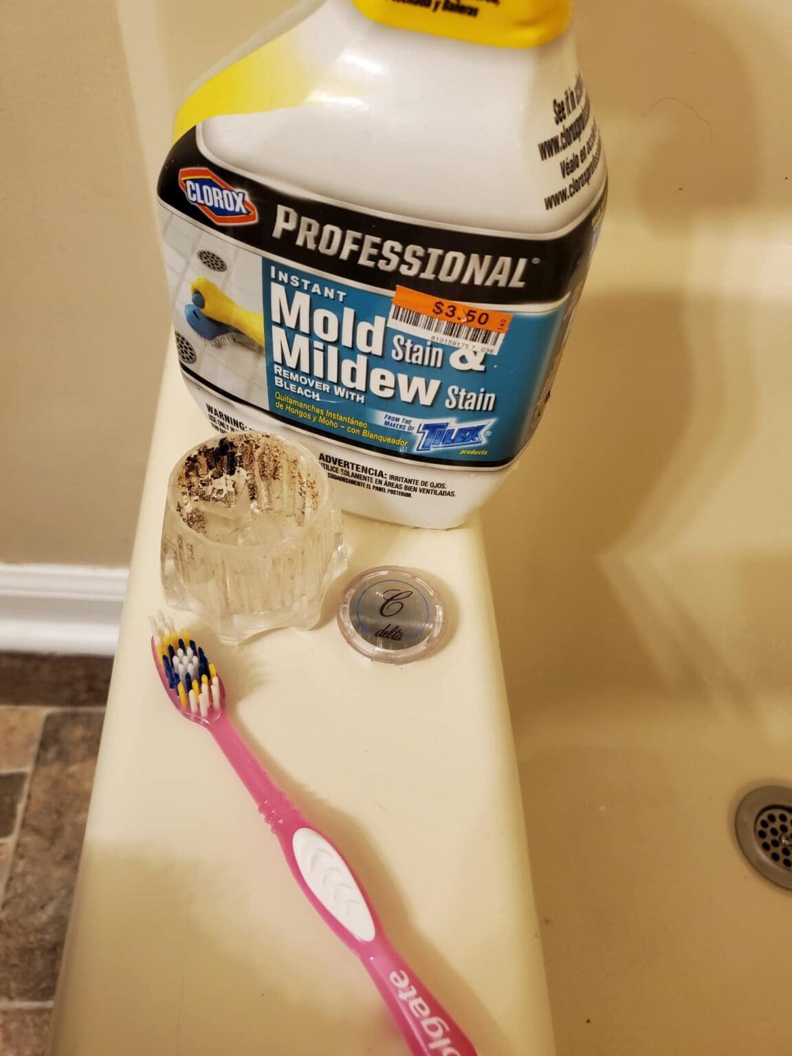 How to clean bathroom knobs - STOCKPILING MOMS™