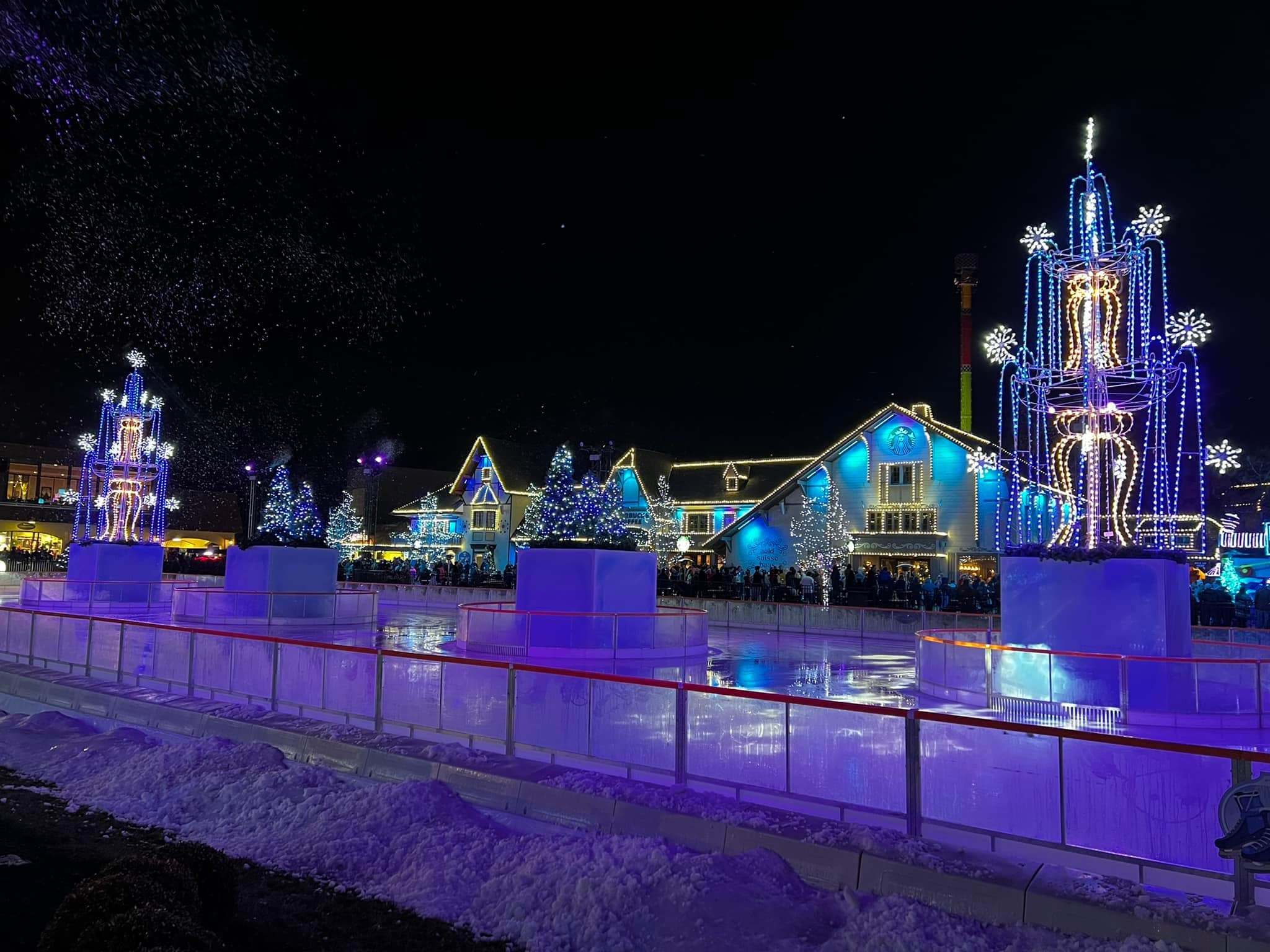 Christmas at Kings Island - STOCKPILING MOMS™